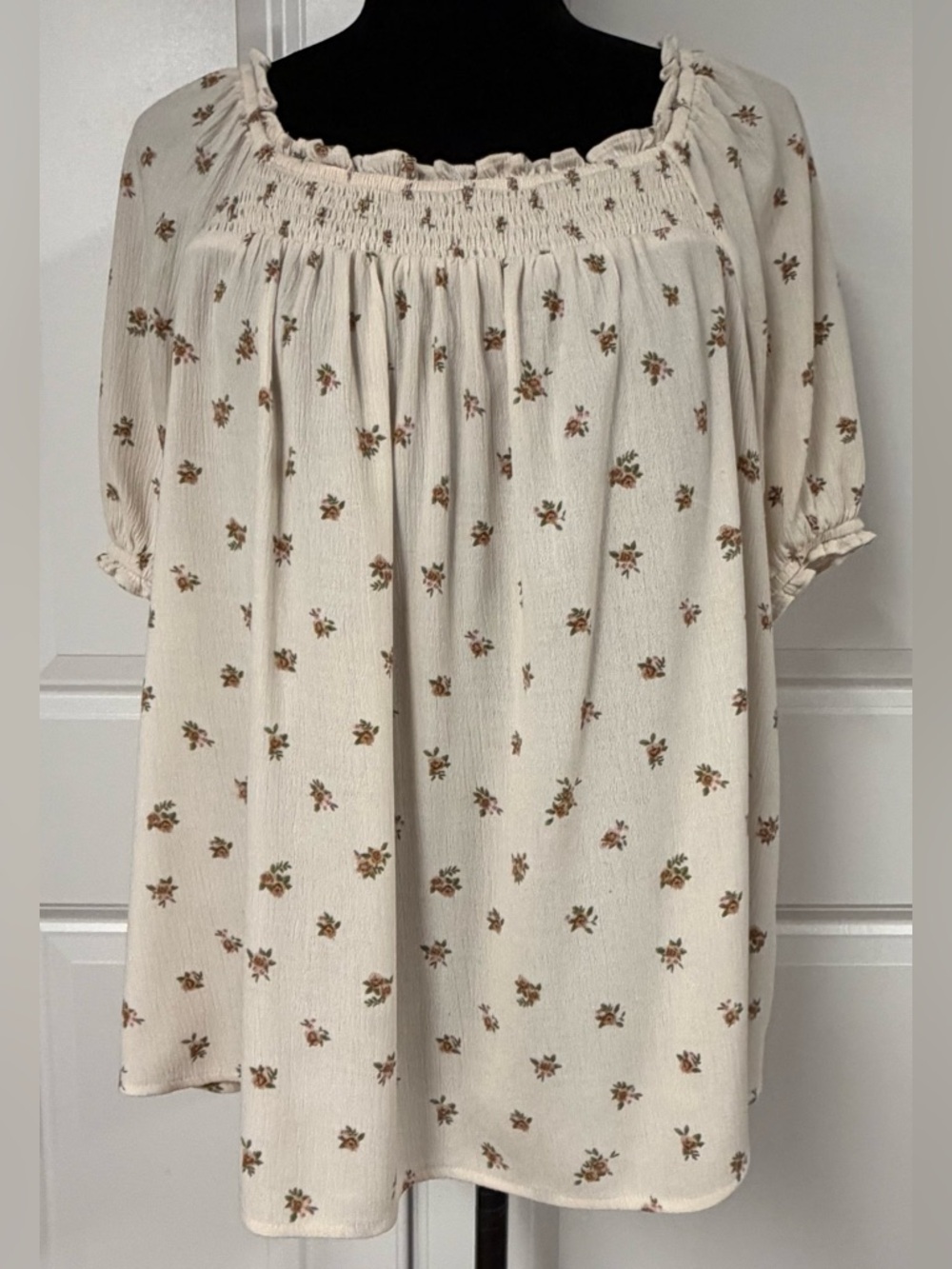Torrid Floral Smocked Puffed Sleeve Top